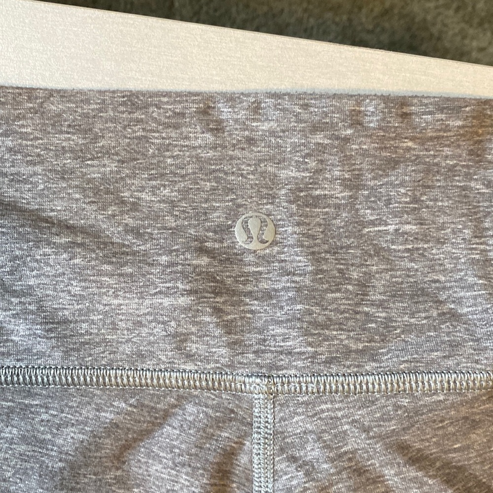 Lulu lemon capri yoga pants